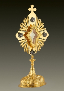 Reliquary 484 with Four Evangelists and cross-shaped window